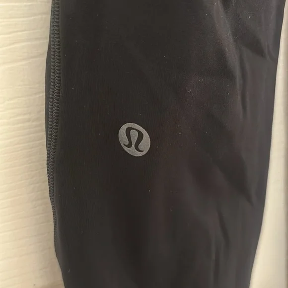 Lululemon Base Pace High-Rise Tight 25" in Black - Picture 5 of 7